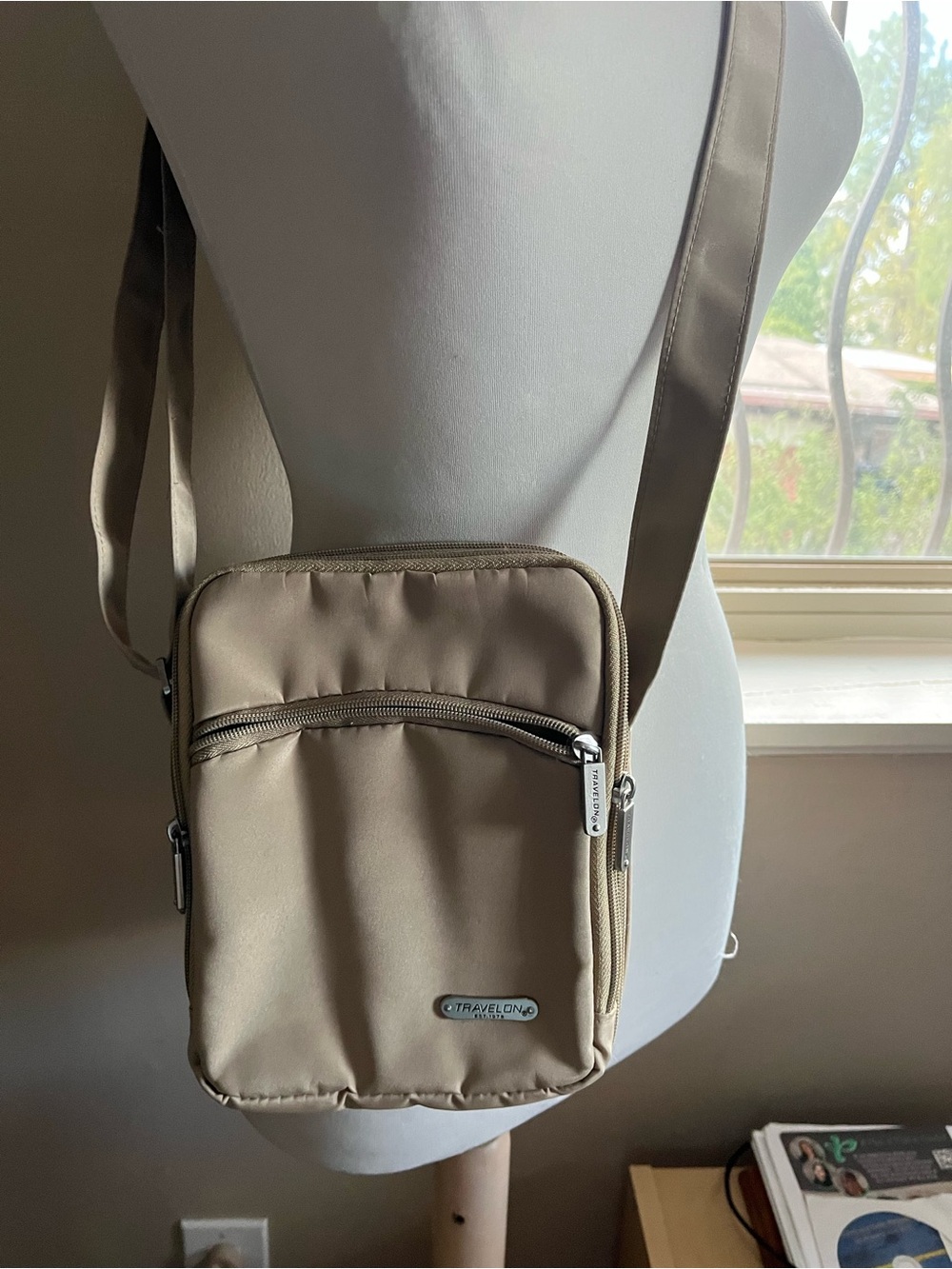 Travelon Taupe Men’ or Women’s Crossbody Messenger Bag